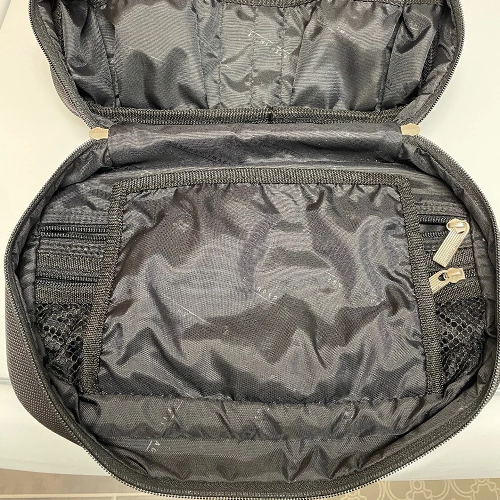 Sharper Image Hanging Travel Toiletry Bag Personal Organizer Cosmetic Black